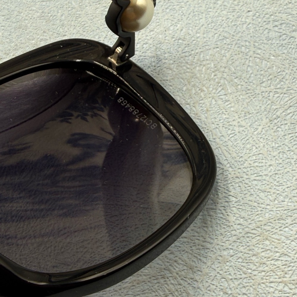 🆕 CHANEL 🧿 NWOT CH5339H Oversized Square Sunglass with Pearl Detail, Black - Picture 14 of 16